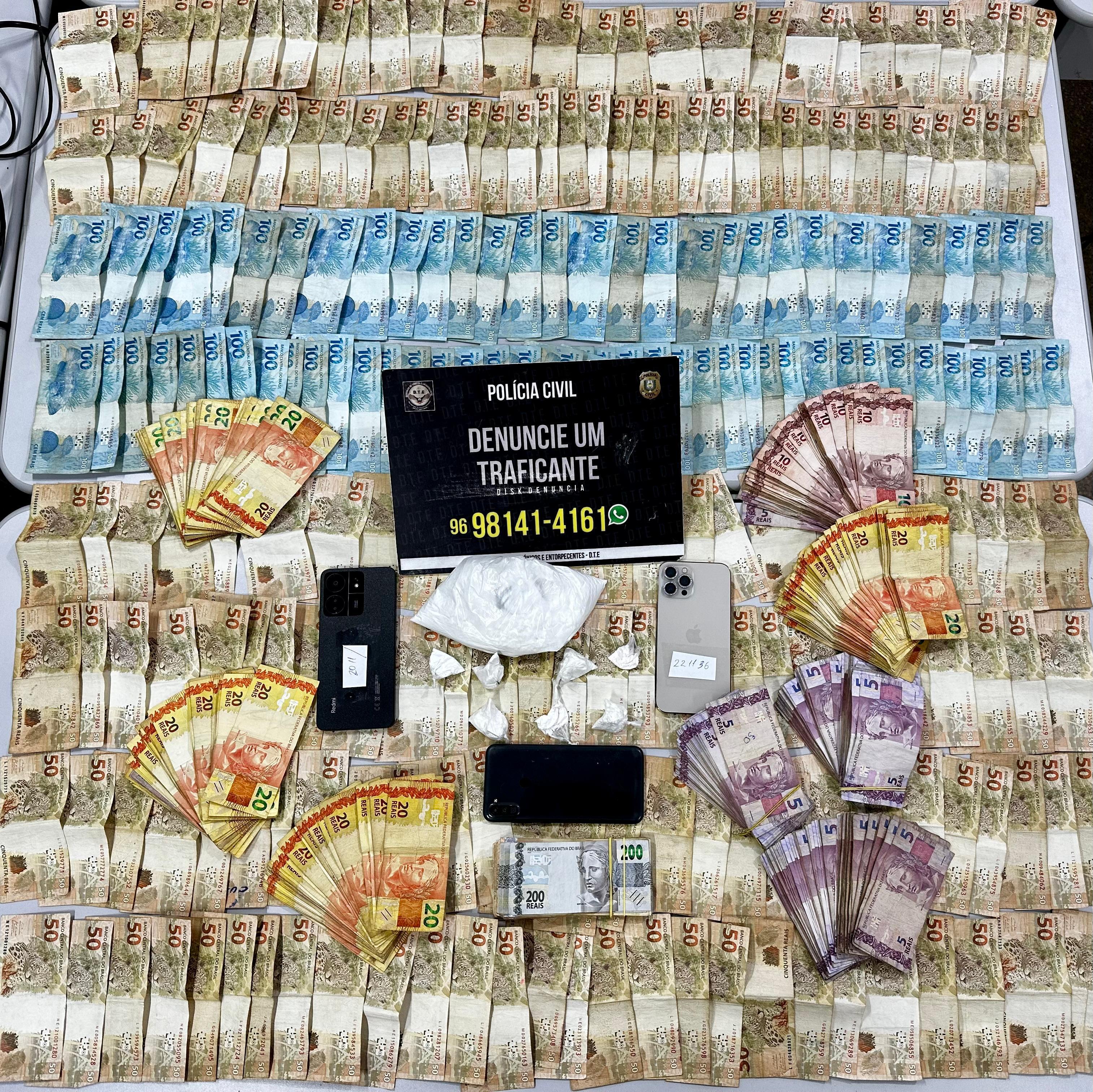 EM MACAPÁ, POLÍCIA CIVIL PRENDE MULHER EM FLAGRANTE E APREENDE DROGAS E R$ 24 MIL EM ESPÉCIE